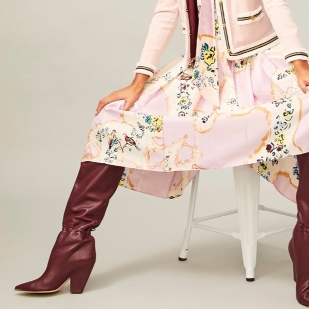 Tory Burch Lila Boot Never Worn has box & cloth bag Size 9